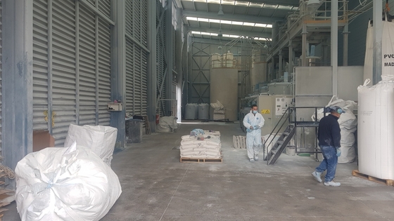 Πλήρως αυτόματη σκόνη που αναμιγνύει το ζύγισμα μεταβιβάζοντας το σύστημα για την εξώθηση σωλήνων PVC